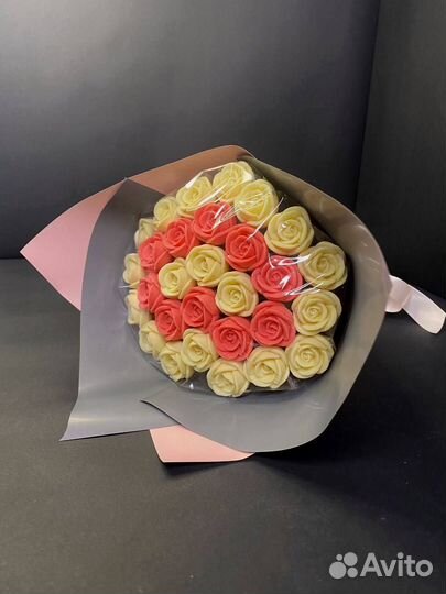 Букет - 29 Роз из Белого Шоколада