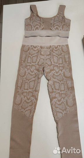 Костюм для фитнеса женский