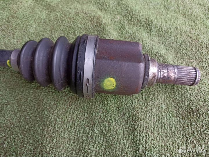 Полуось (привод) передний левый Nissan Teana J32