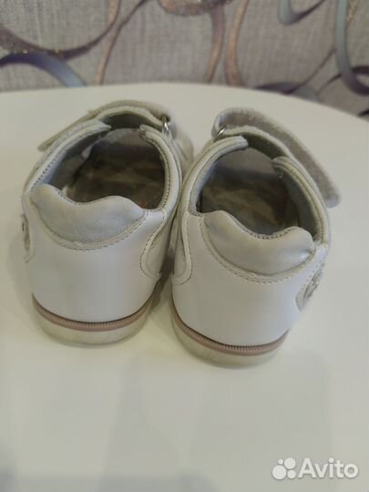 Сандалии для девочки