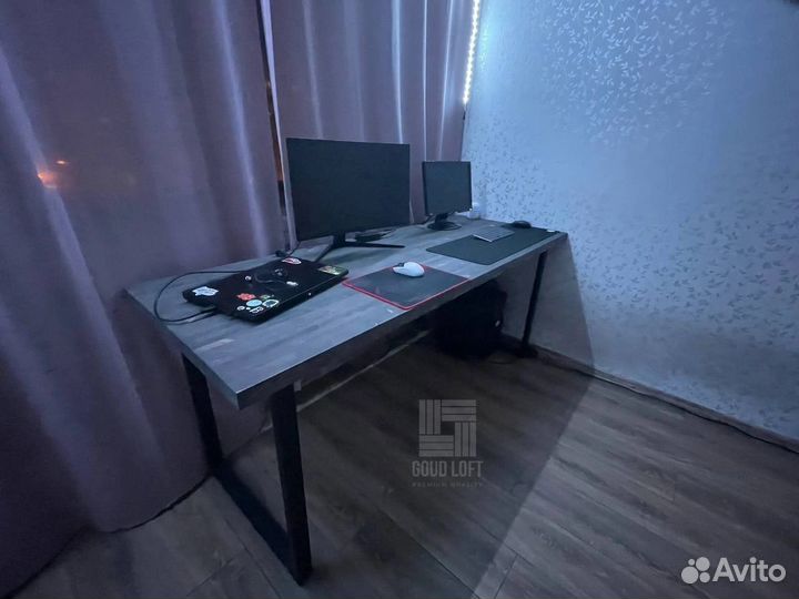 Компьютерный стол в стиле лофт