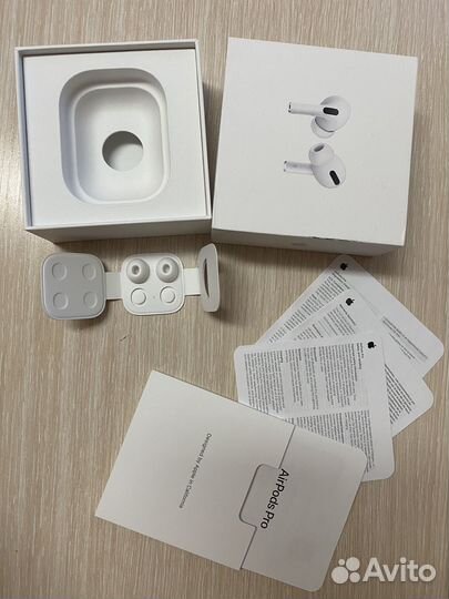 Беспроводные наушники apple airpods