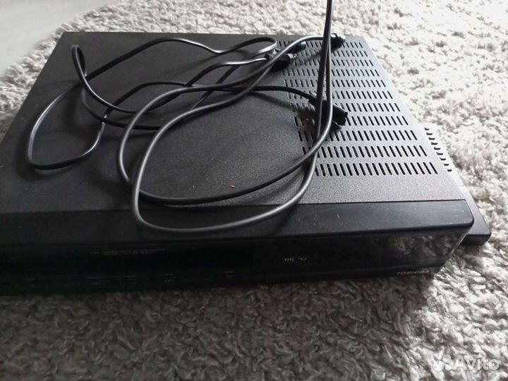 Видеомагнитофон toshiba