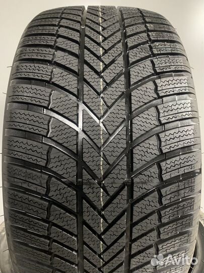 Bridgestone Blizzak LM005 DriveGuard 265/40 R21 105V