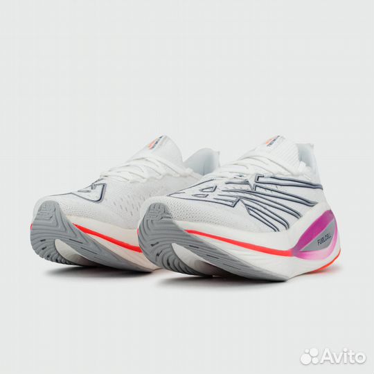 Кроссовки New Balance FuelCell SC Elite V3 White P