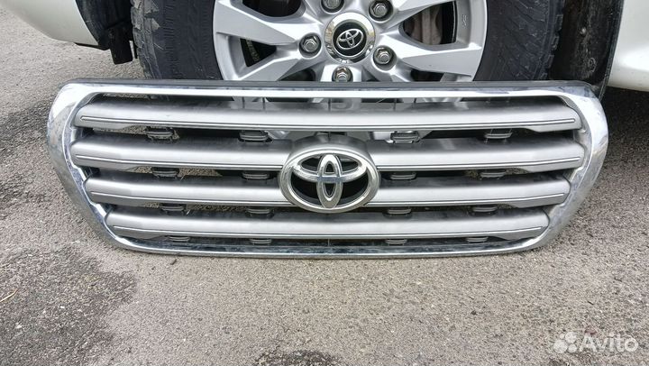 Решетка радиатора toyota land cruiser 200