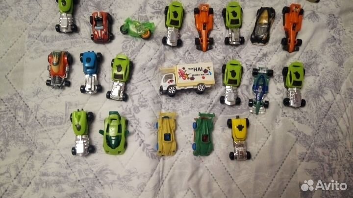 Пакетом машинки киндер сюрприз и другие игрушки
