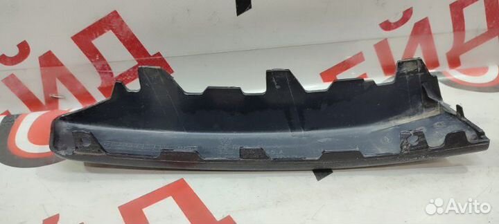 Молдинг бампера передний левый Volkswagen Passat