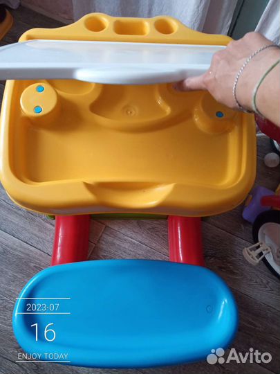 Столик со скамейкой