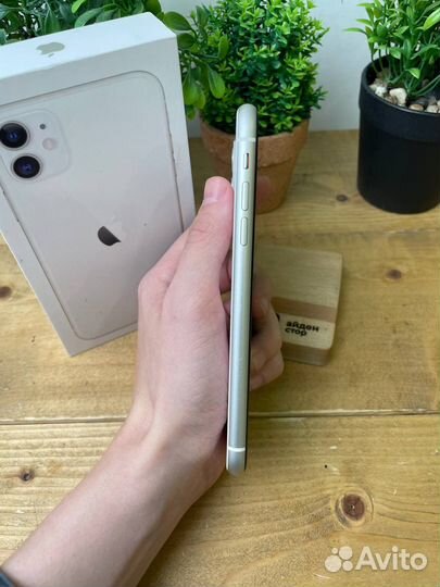 iPhone 11, 64 ГБ