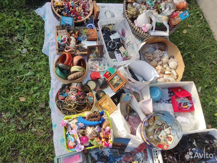 Много разных старых вещей