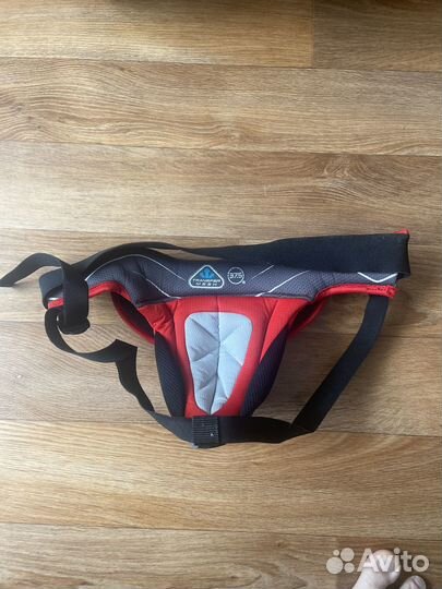 Продам хоккейную экипировку вратаря