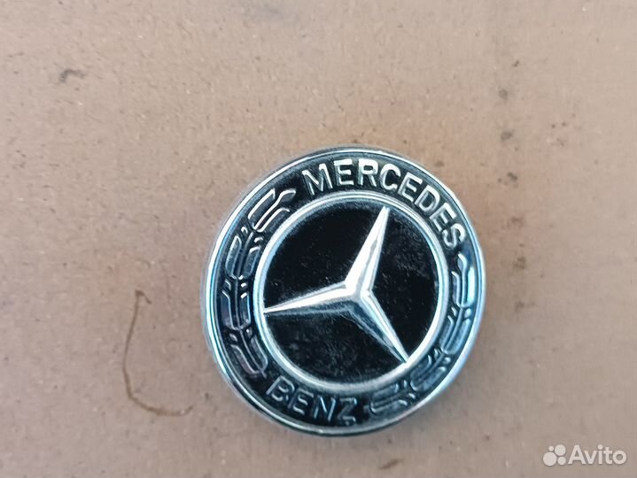 Эмблема решетки радиатора mercedes-benz W222 A0008