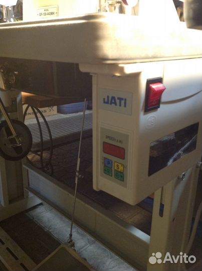 Швейная машинка с тройным продвижением новая