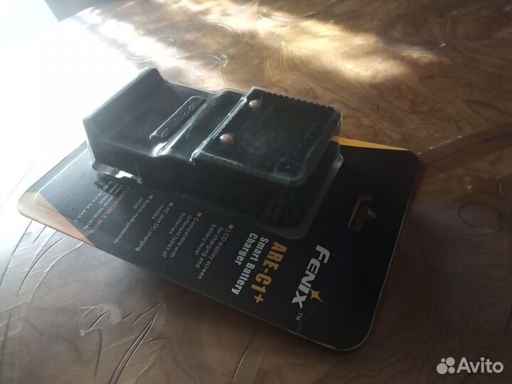 Зарядное устройство fenix are-x1+