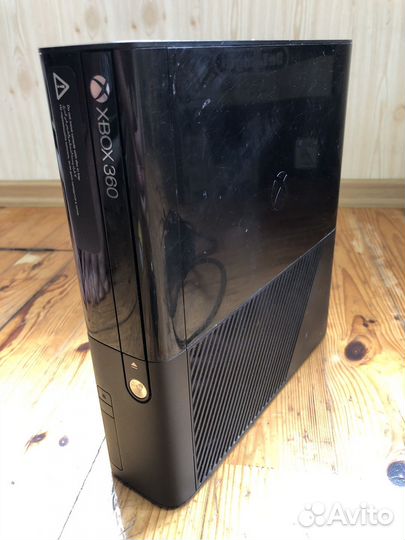Xbox 360 E 500 gb