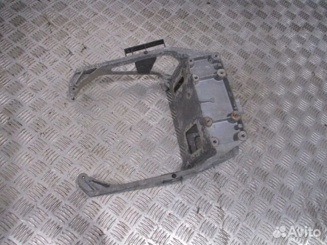 Кронштейн рулевой колонки Mercedes-Benz A941462040