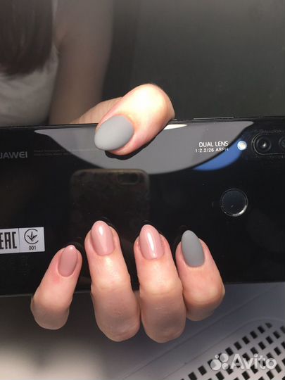 Маникюр с покрытием лаком