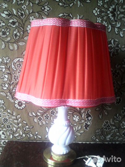 Настольная лампа