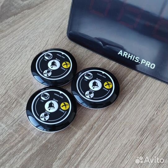 Кнопка вызова официанта в ресторан, кафе с табло