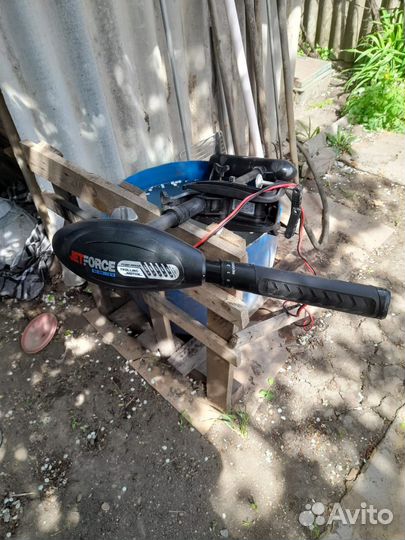 Лодочный мотор с аккумулятором