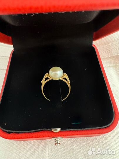 Золотое кольцо с жемчугом и фианитами 585, р-р 17
