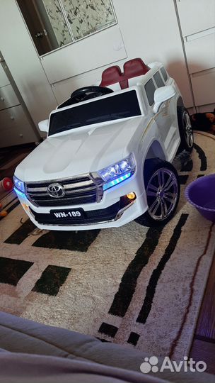 Детский электромобиль toyota land Cruise 200