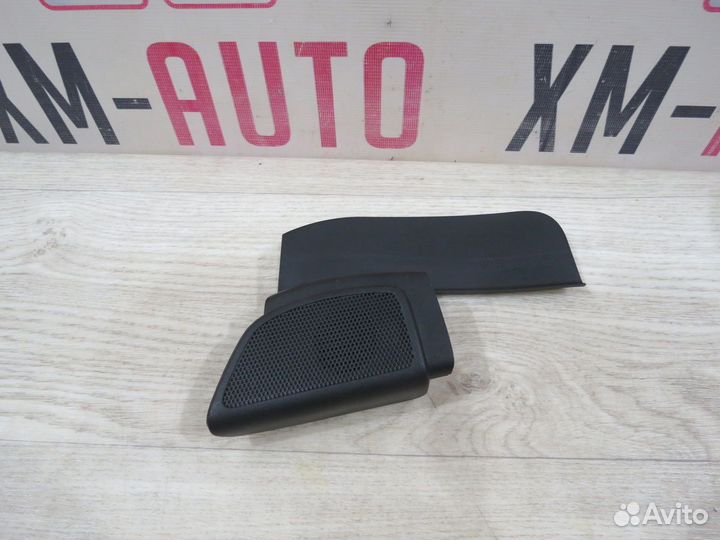 Накладка зеркала левая Ford Focus 3