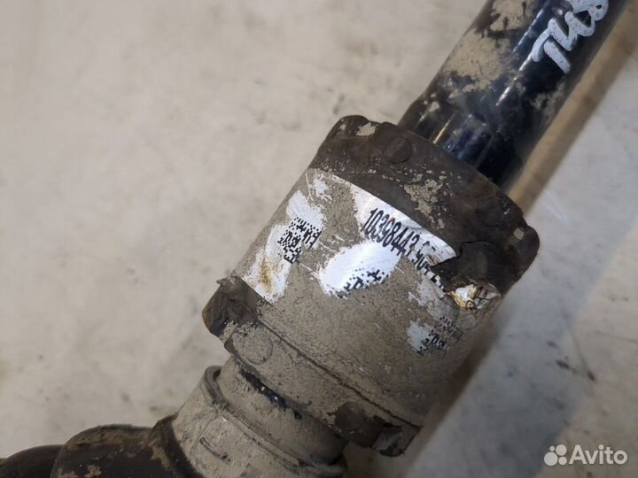 Полуось левая передняя Mercedes A W177 2018, 2019