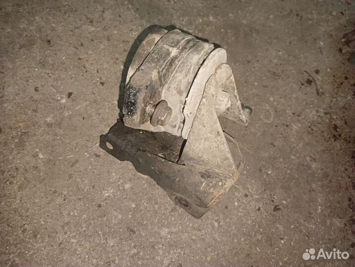 Кронштейн кпп Transporter T4