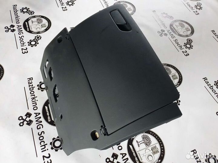 Бардачок (вещевой ящик ) для Audi A3 8V