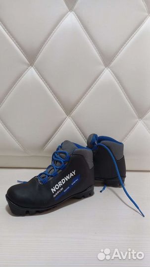 Лыжные ботинки