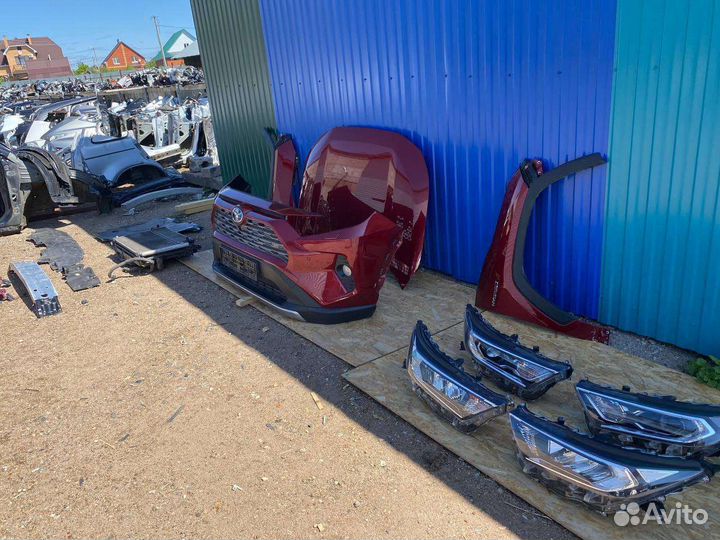 Передняя часть комплектом Тойота Рав 4 50