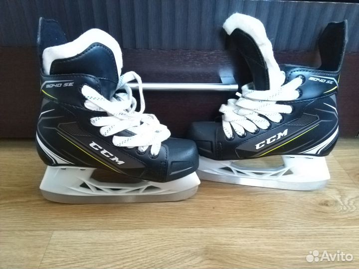 Детские хоккейные коньки CCM 32 размер