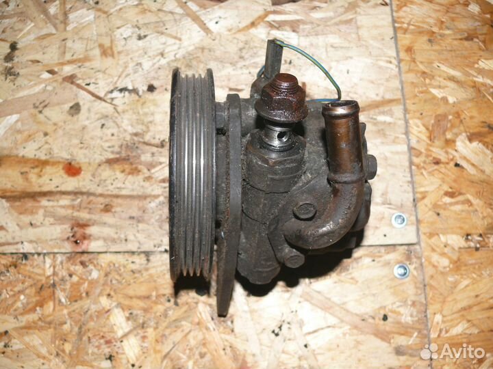 Насос гур Volkswagen Passat B-3 1,8 л ABS