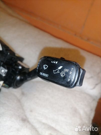 Переключатель подрулевой Skoda Octavia