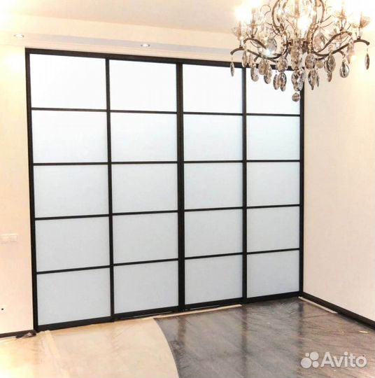 Раздвижная перегородка с матовым стеклом