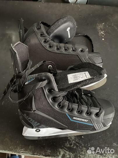 Коньки хоккейные