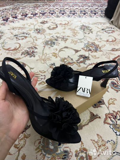 Босоножки zara