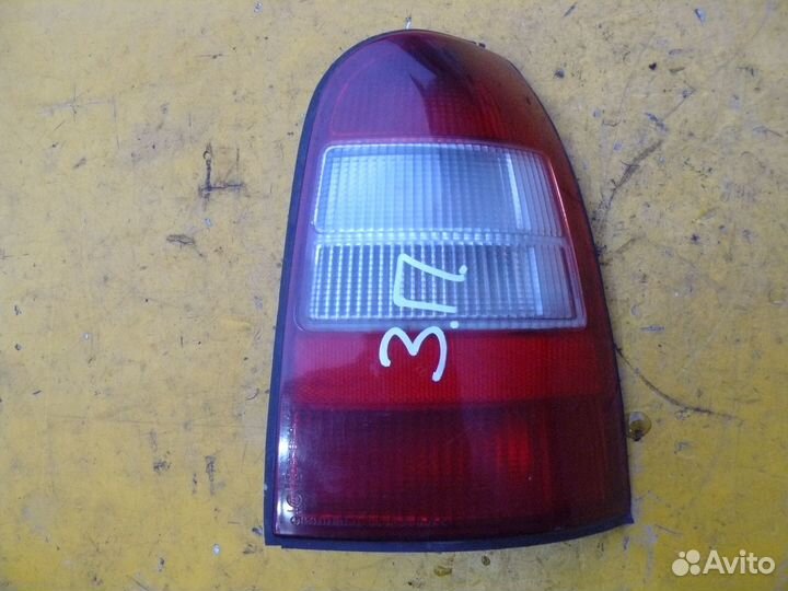 Фонарь задний правый Opel Vectra B Универсал