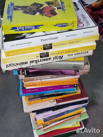 Книги на иностранных языках и словари