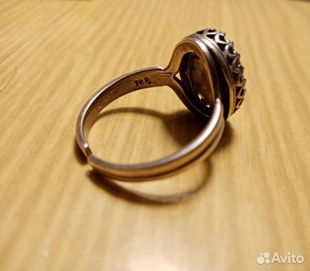 Серебряное кольцо с лабрадоритом