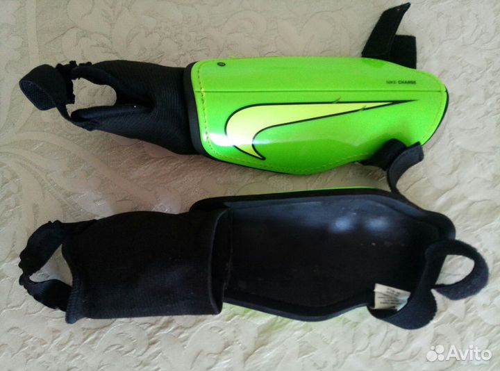 Футбольные щитки