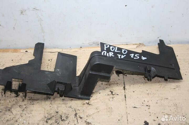 Дефлектор радиатора правый Volkswagen polo (SED) 2