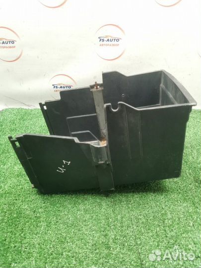 Короб аккумулятора Ford Focus 2 хетчбек 3 двери