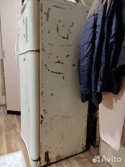 Холодильник бу indesit