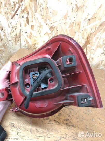 Фонарь левый Volkswagen Passat B6 2.0 TDI 2008