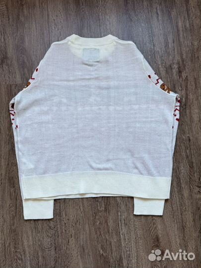 Свитер с пряничными человечками