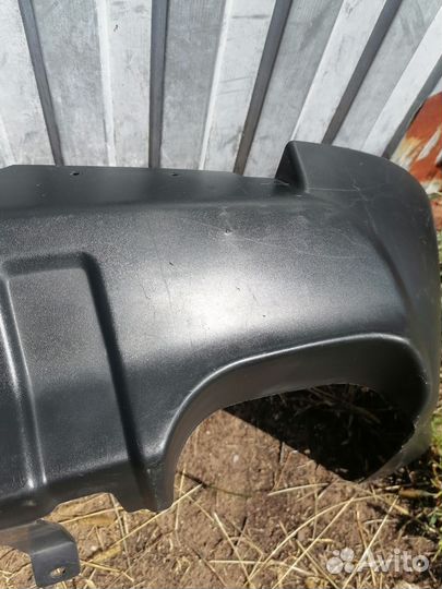 Mitsubishi Оutlandеr XL накладка заднего бампера