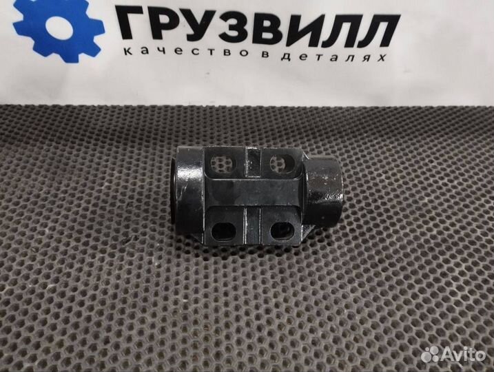 Кронштейн стабилизатора кабины правый Volvo FH4